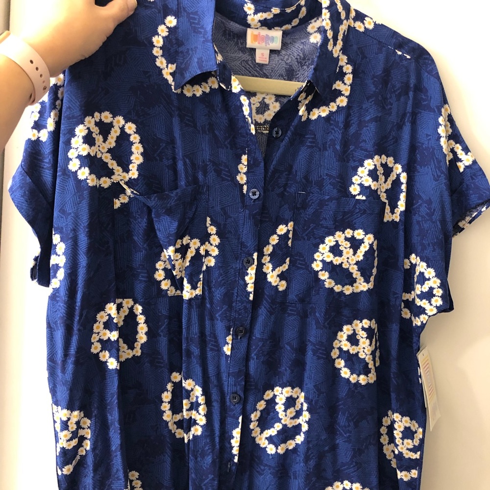 LuLaRoe UNICORN! Peace sign Amy, size S. NEW w/tag
